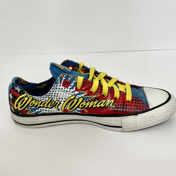 Converse All Star DC Comics Wonder Woman Low Top Style 131719F Size 8 WMN/6MEN - Picture 2 of 7